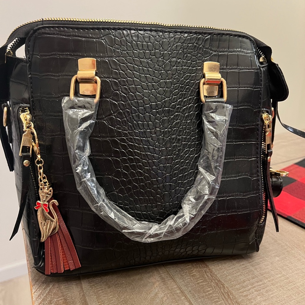 Elegant Black Crocodile Pattern Handbag